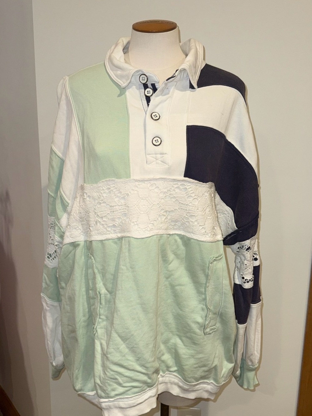 We The Free Color Block Pullover in Green & White Small Like New
